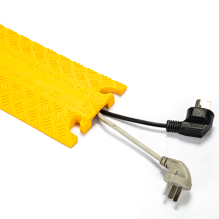 RAMPE DE PROTECTION DE CÂBLE EN PLASTIQUE CP-1P / PROTÈGE-CÂBLE